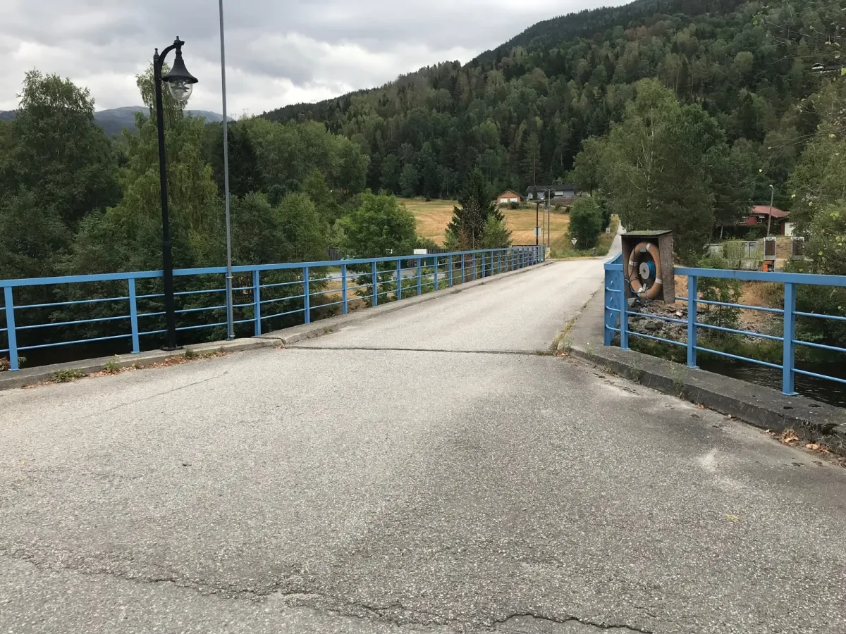 Opp frå vegen