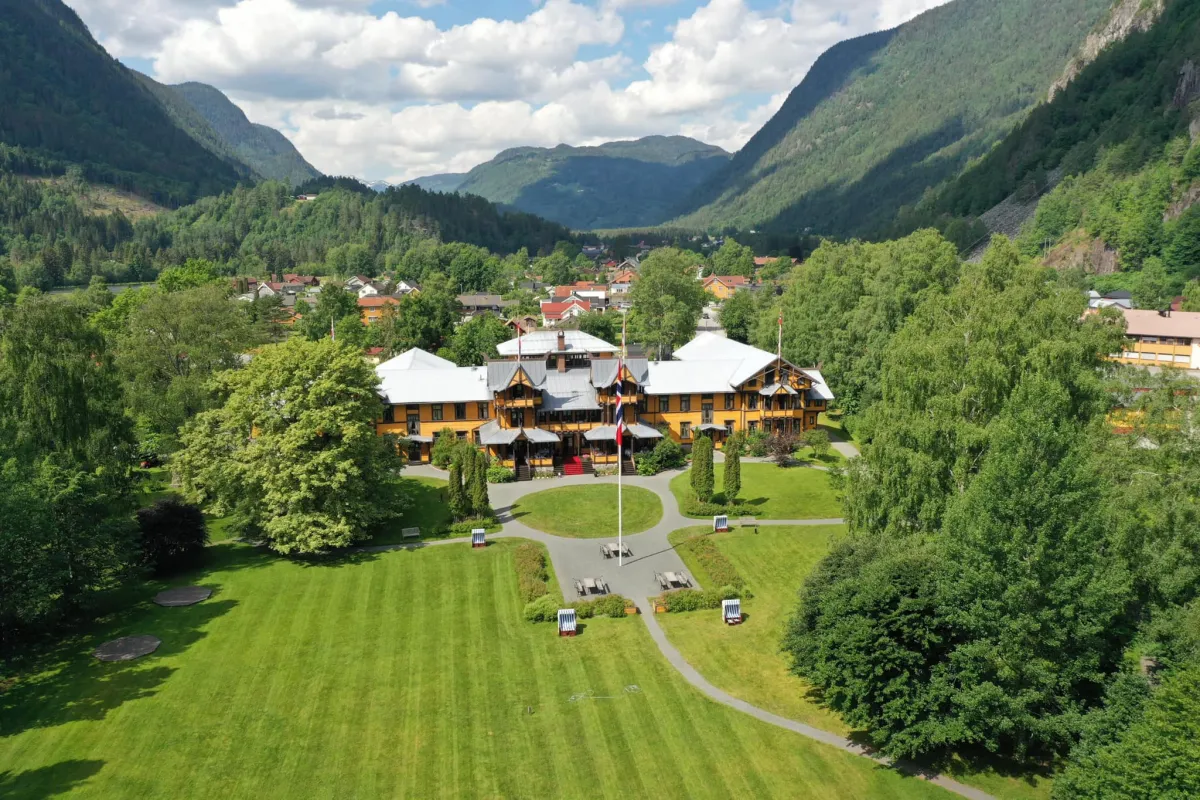 Dalen is beautiful in the summer. Take a trip to Helveteshylen and cross the bridge there. Or check ..